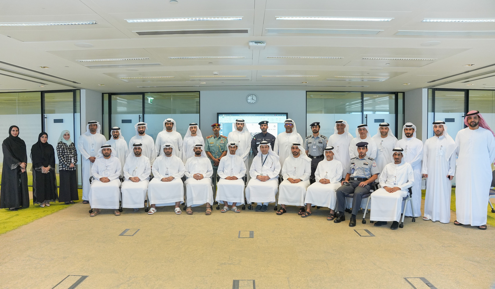 مركز إدارة الطوارئ والأزمات والكوارث لإمارة أبوظبي ينظم الحلقة النقاشية الأولى لمنظومة الطوارئ والأزمات والكوارث المحلية
