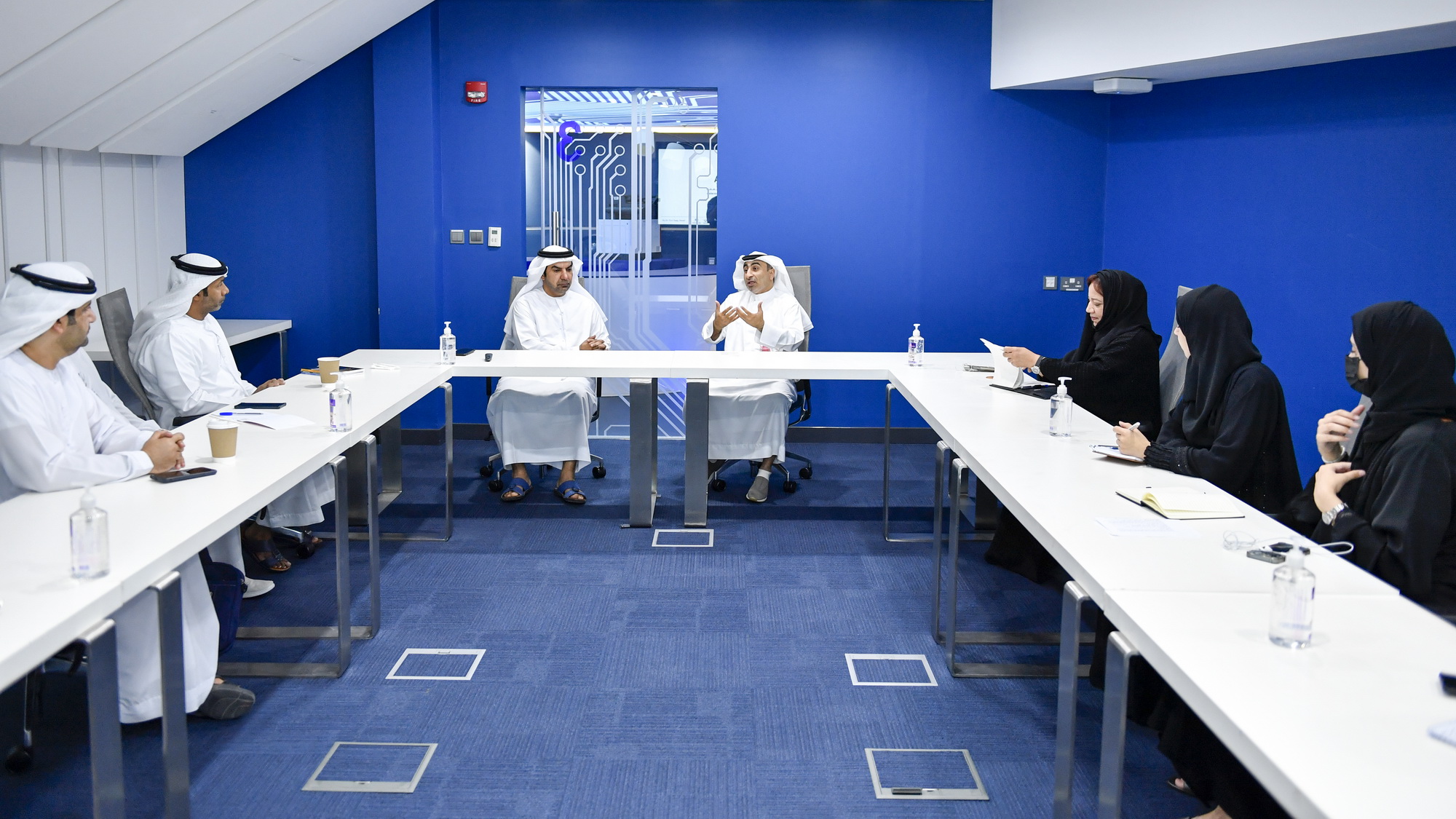 جامعة الإمارات تبحث مع جمعية الإمارات للإدارة العامة تعزيز التعاون وبناء شراكة استراتيجية