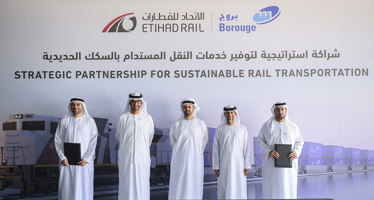 ذياب بن محمد يشهد توقيع شراكة استراتيجية بين “الاتحاد للقطارات” و”بروج للبتروكيماويات”