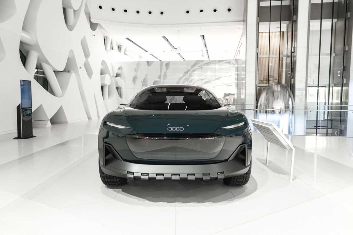 شاهد سيارة أودي activesphere التجريبية الرائدة  في متحف المستقبل (صور)
