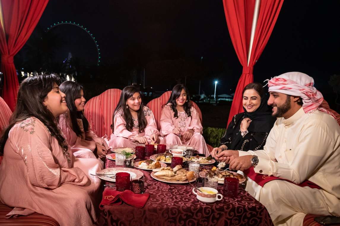 التجارب الرمضانية المميزة للعائلات تواصل في دبي