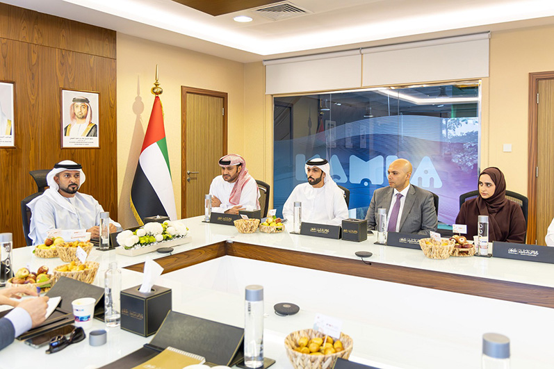 عبدالعزيز بن حميد النعيمي يزور مبنى دائرة التنمية السياحية بعجمان للاطلاع على التصور الجديد للمبنى المقترح